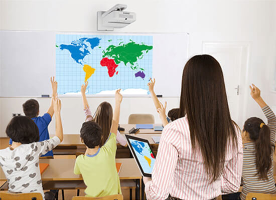 Proyector para instituciones educativas